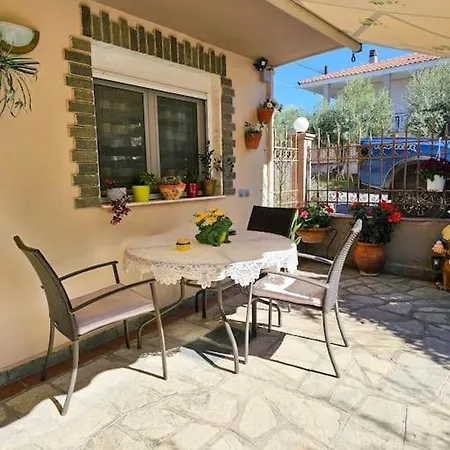 Luna Apartament *